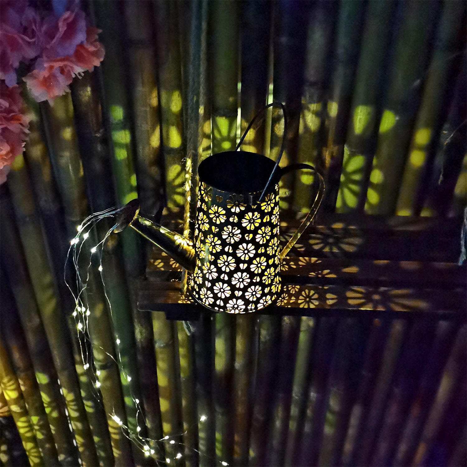 Solar water bottle light, trapezoidal water bottle light, outdoor courtyard landscape light, shower head, ironwork hollowed-out lawn light, floor insert light Specification drawing
