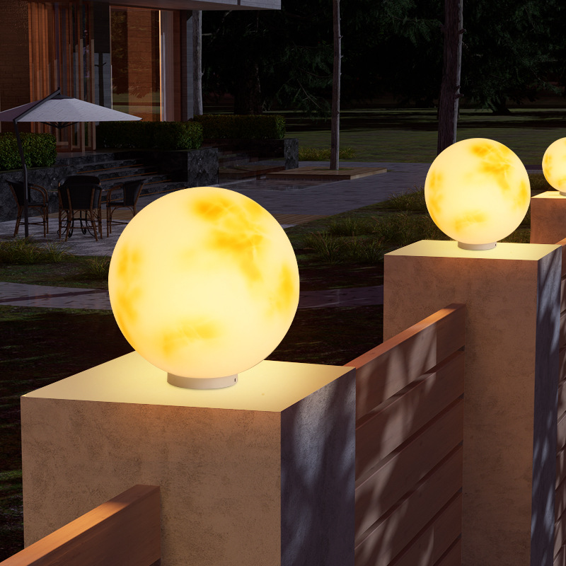 Solar column head lamps, moon lamps, outdoor courtyard gate column lamps, villa spherical garden fence lamps, moon lamps Application Scenario
