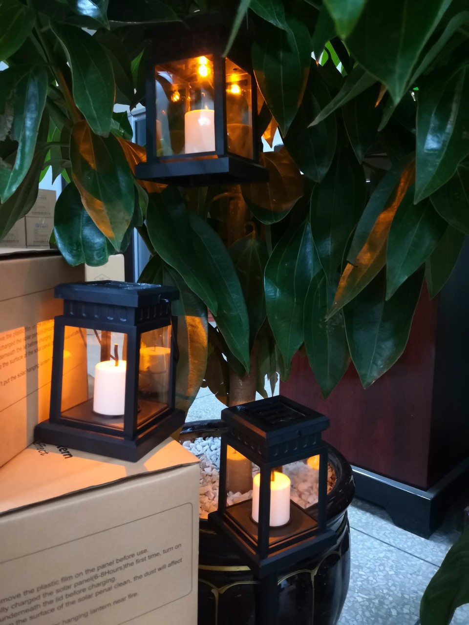 Solar candle lamps, LED high-brightness candle lamps, courtyard garden villa hanging lamps, outdoor lighting lamps, small palace lamps Application Scenario