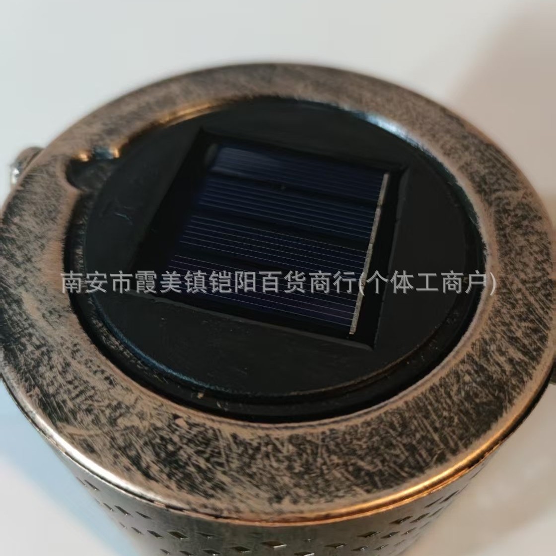 Cross-border new products: European and American style courtyard night scene lights, hollowed-out projection garden landscaping, outdoor waterproof iron art lanterns, butterflies Application Scenario