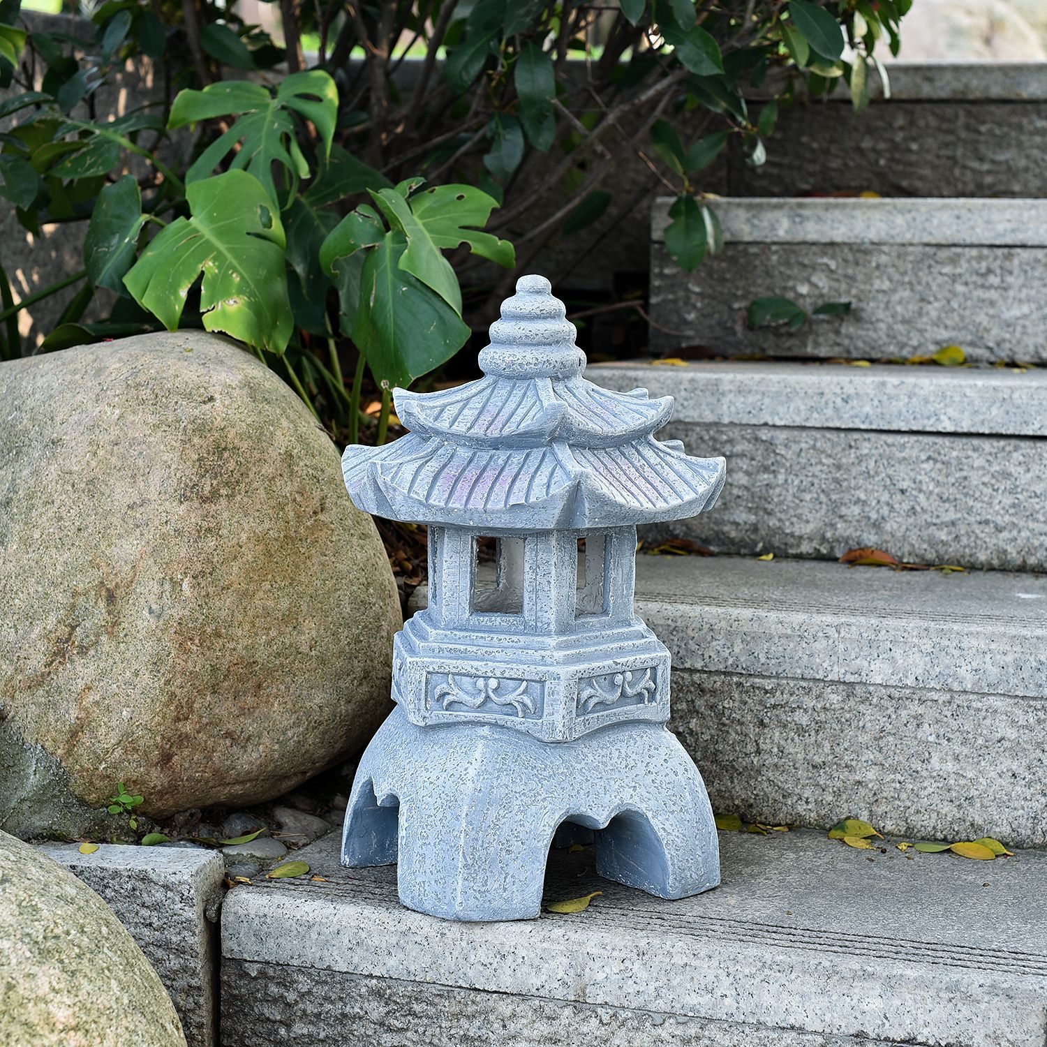 Cross-border solar courtyard resin stone lanterns, Japanese palace lanterns, Chinese lawn lamps, Zen-inspired stone pagoda lamps, decorative floor lamps full figure