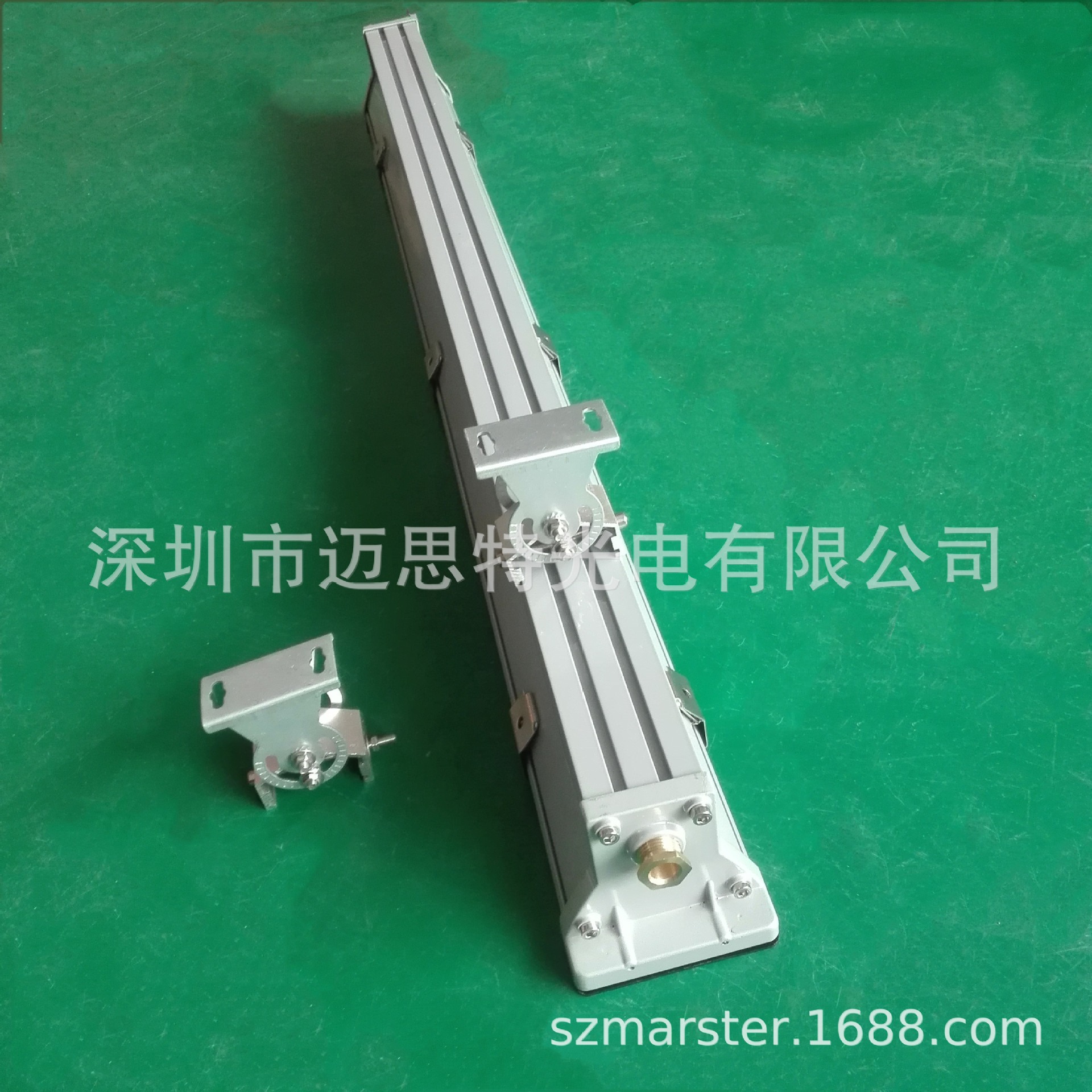 Factory direct sales of aluminum alloy three-proof lamps, IP66 waterproof subway tunnel lamps, thickened aluminum material + tempered glass lamps Specification drawing