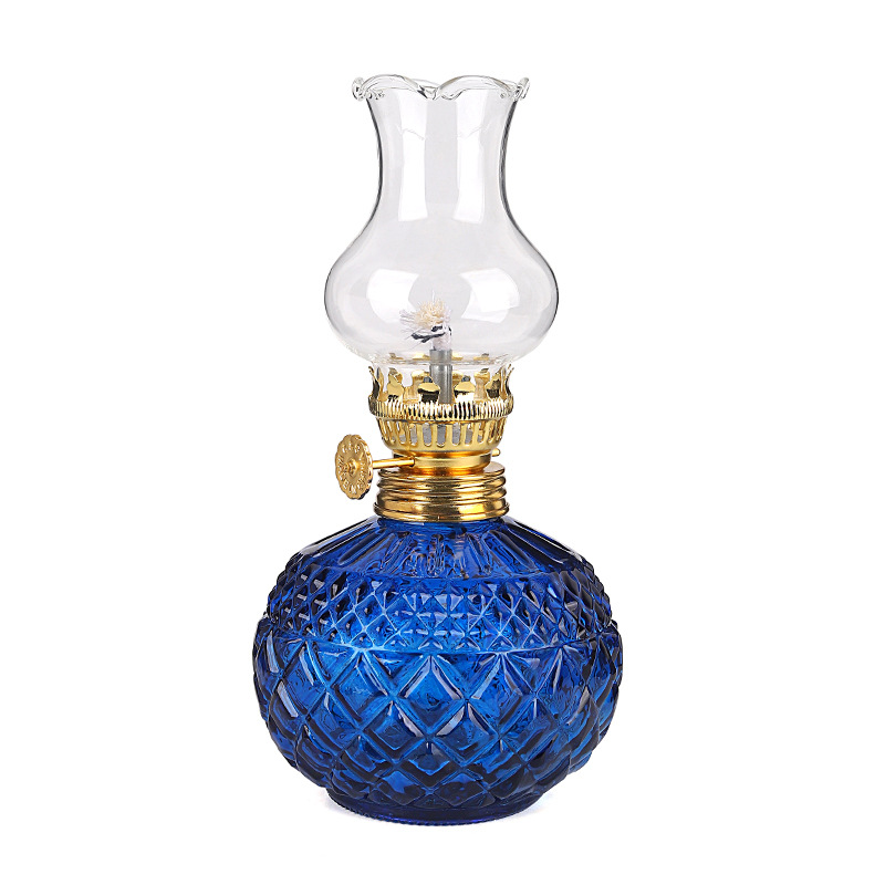 Small pineapple high-temperature resistant glass cover, high-quality electroplated metal head, small exquisite kerosene lamp, candlestick, ambient light Application Scenario