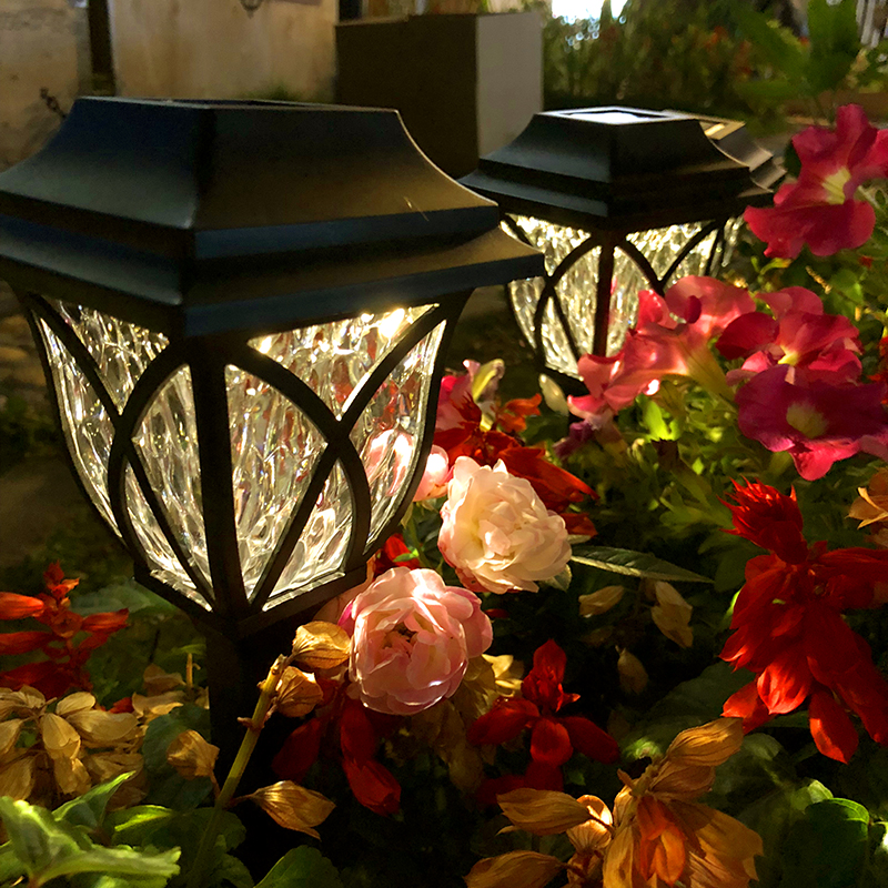 Solar-powered outdoor lawn lights, rain-proof night lights for courtyard, villa and garden decoration, and ground socket lights for lawn arrangement in the yard details Picture