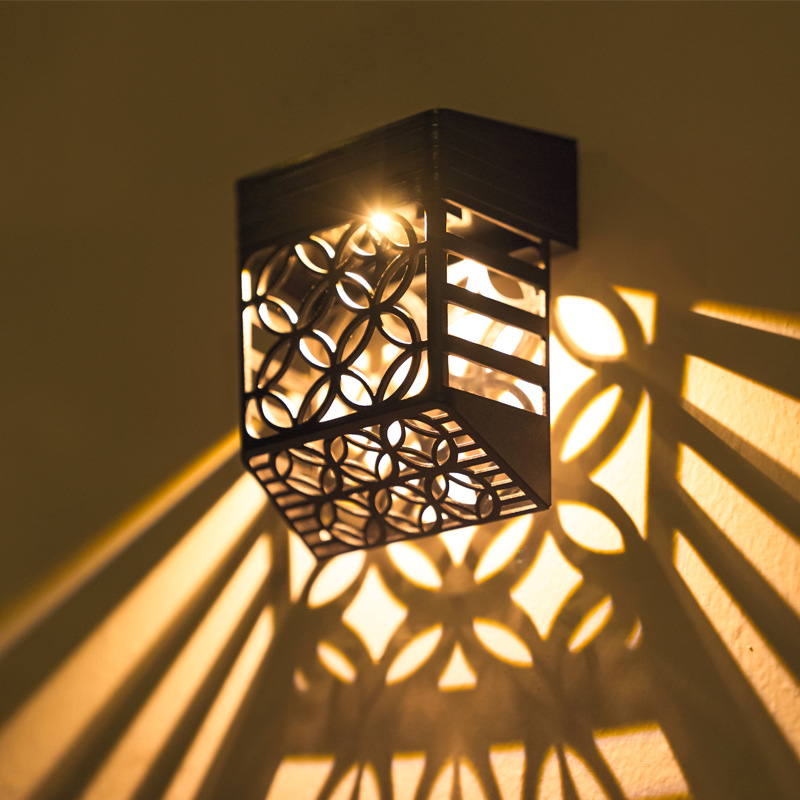 Amazon's best-selling solar fence lights, villa garden lights, outdoor landscape lights and fence lights are in large stock full figure