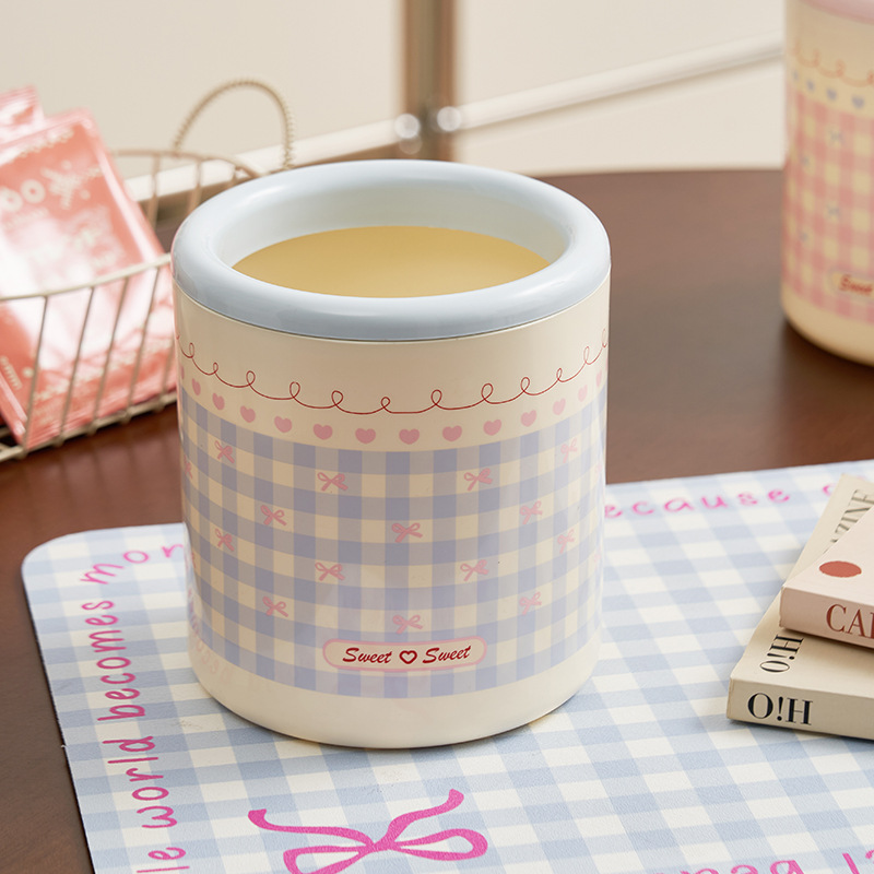 S137-1068 pen holder desktop Storage bucket Pink girl high appearance level checkered bow desk Pressure trash can Specification image