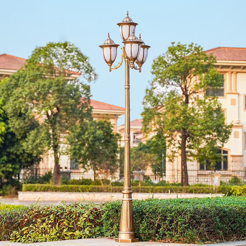 Modern courtyard high-pole lamps, European-style floor lamps, lawn outdoor garden lamps, villa community public road lamps, waterproof landscape lamps Application Scenario