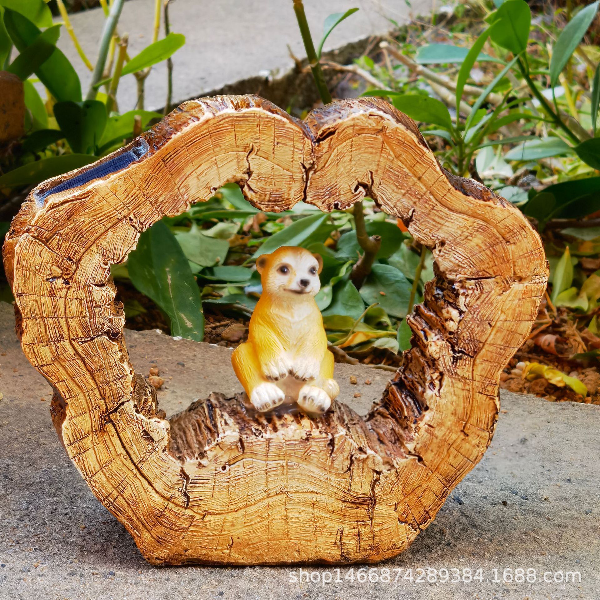 Tree-ring meerkat solar lamp, antique tree stump pattern garden courtyard landscape decoration outdoor statue ornament details Picture