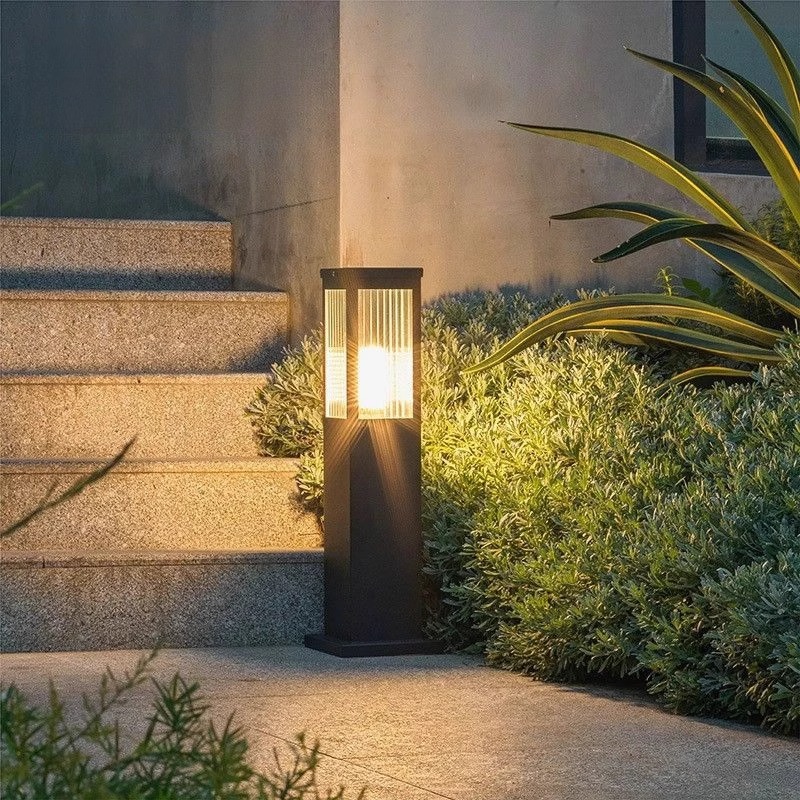 Square solar lawn light, outdoor park, courtyard garden, community, villa, simple and modern lawn light manufacturer details Picture
