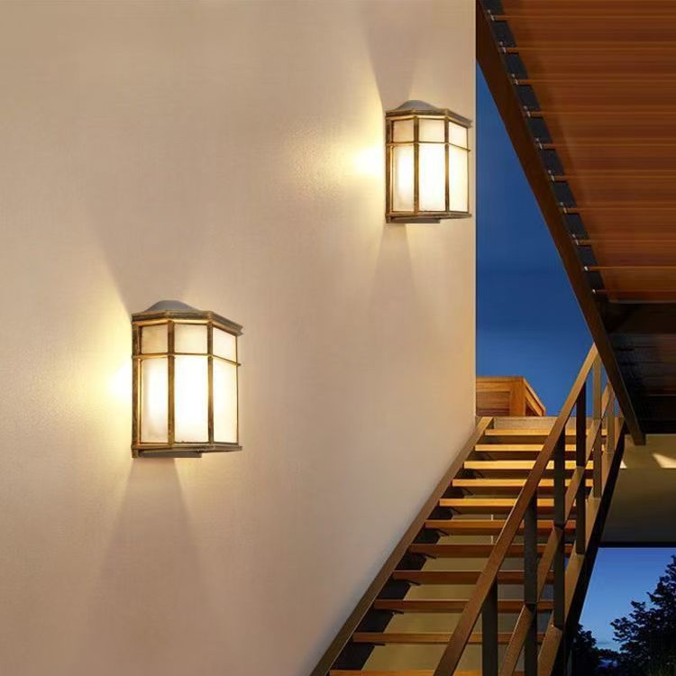 Outdoor villa garden courtyard decoration, waterproof wall lamps, passageways, balconies, corridors, exterior walls, rooms, aluminum material lamps details Picture