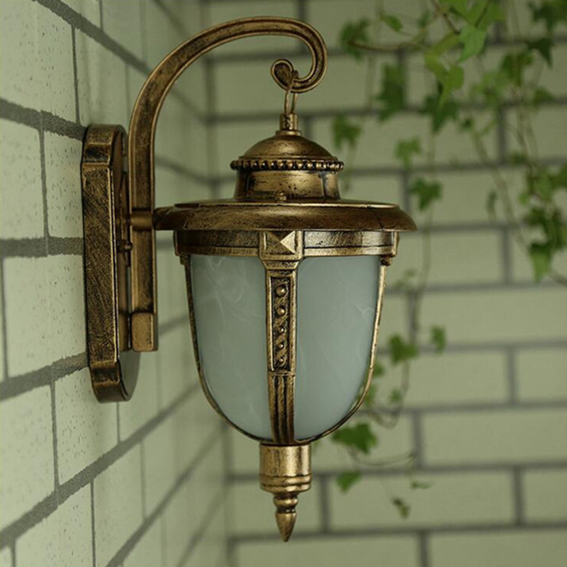 European-style retro outdoor wall lamps, waterproof and rust-proof aluminum wall lamps, balcony, corridor, passage, fishing wall lamps details Picture