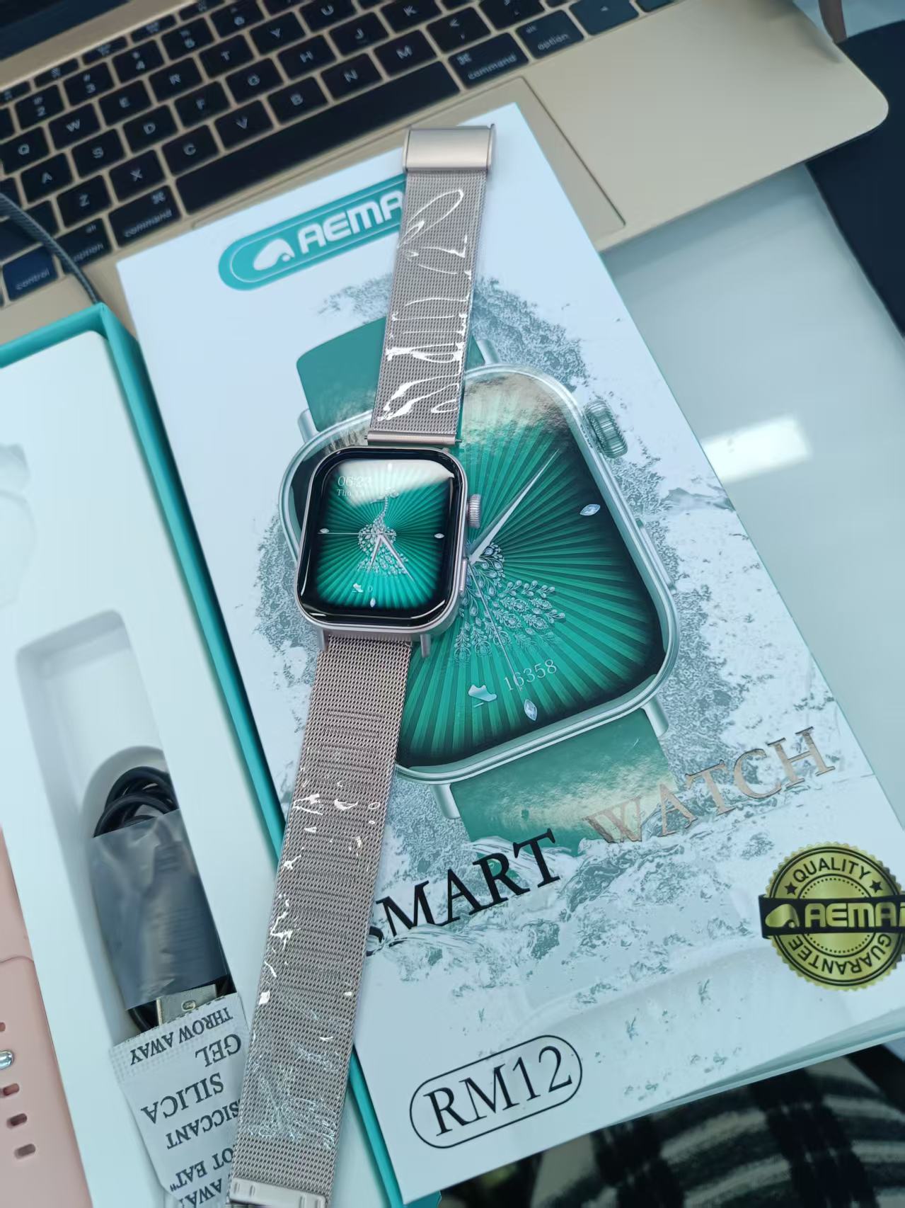 AEMAi Smartwatch Outdoor Sports Bluetooth Call high-definition heart rate detection Sports Watch RM12 Smartwatch Application Scenario