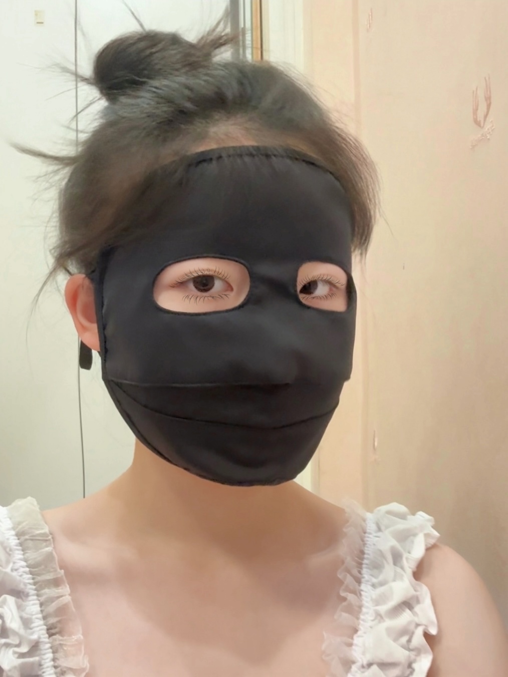 New eye-catching and fashionable sun protection face mask for women against ultraviolet rays Specification image
