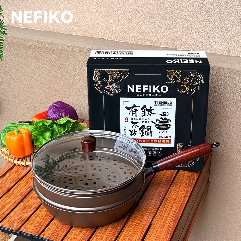 蒸锅蒸笼/爱仕达不锈钢汤锅/荣事达蒸锅/不锈钢蒸锅/蒸锅白底实物图