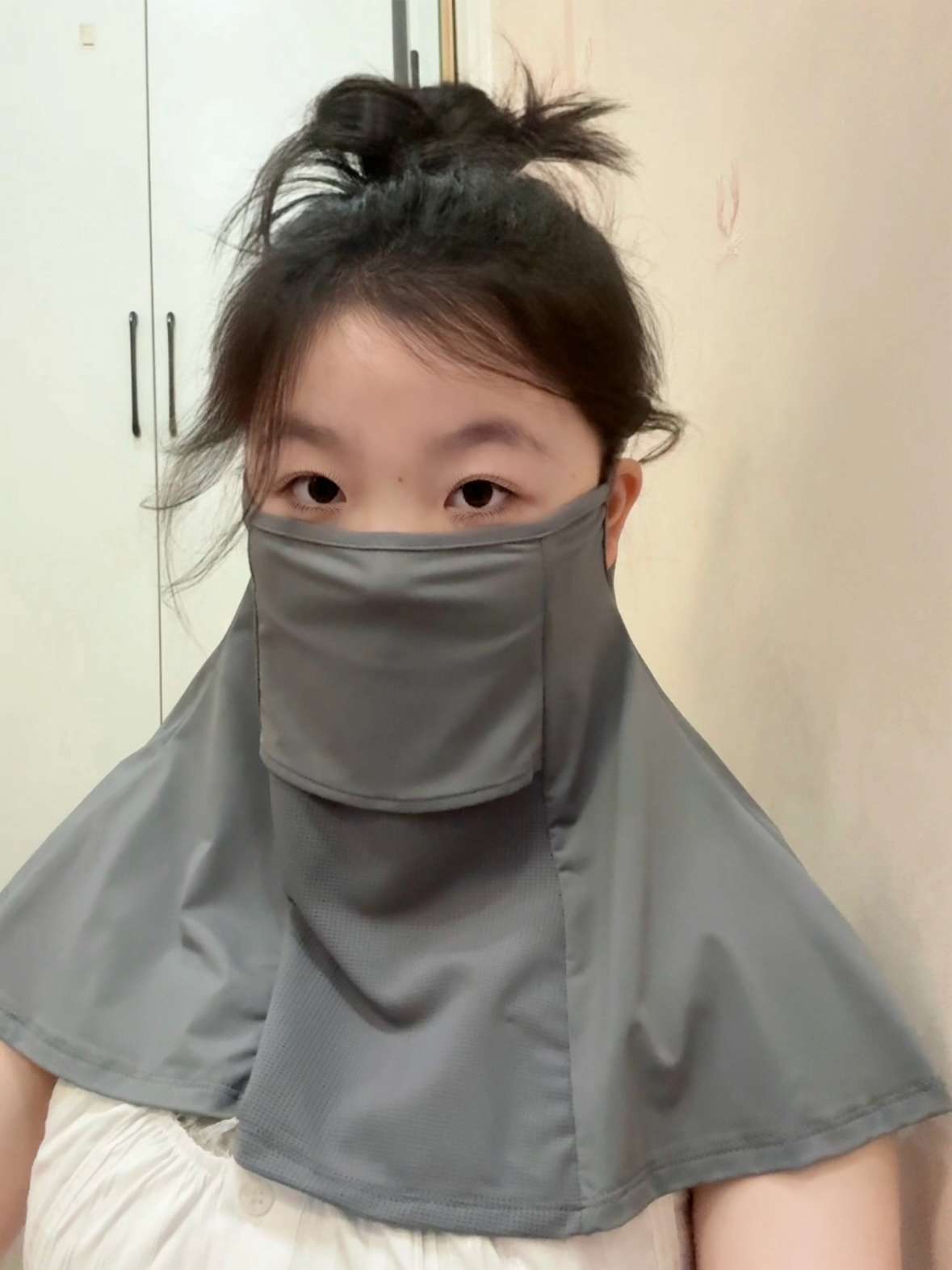 A new type of sun protection with a face mask for women, UV protection, breathable neck protection, and all-day sun protection details Picture