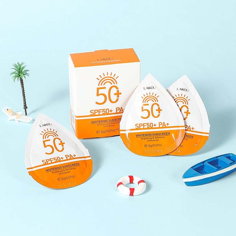 LAIKOU sunscreen 2g*15 Pieces Box Set Moisturizing Hydrating Summer Isolation Cream Cross-border Supply Application Scenario