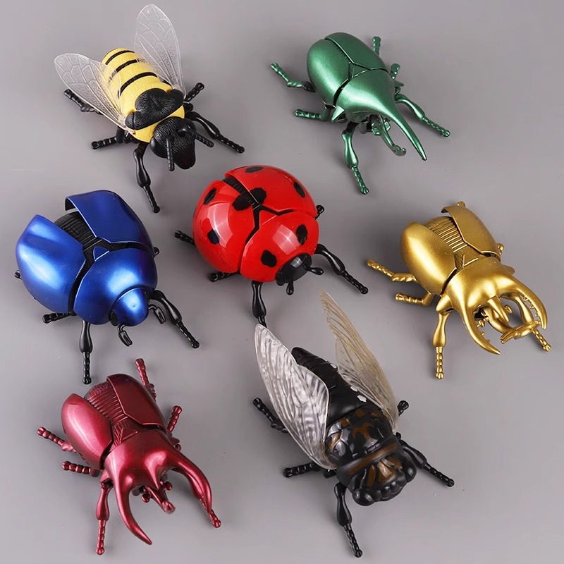 Wholesale of cross-border children's beetle simulation wind-up toys, creative pranks, crawling and winding rhinoceros beetle insect models full figure