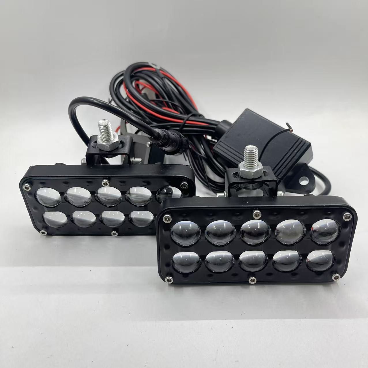 Motorcycle and electric vehicle LED square 6 8 10 beads high-brightness white and yellow dual-color high and low beam installation spotlights and headlamps Application Scenario