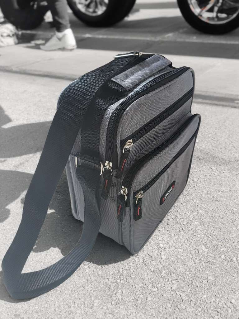 2025厂家男士多功能斜挎包 手提包  商务包 生意包
休闲时尚  上班旅行日常出门 外贸批发