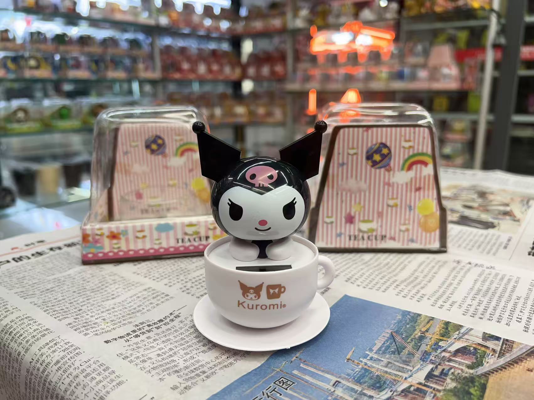 Kulomi cartoon dolls, solar car ornaments, cat shaking head car accessories, cute kid gifts, new style Application Scenario