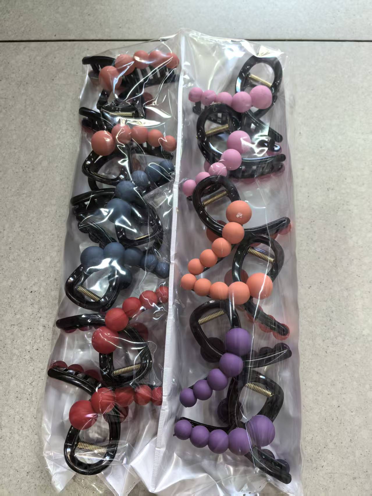 8 cm high, eight-grab clamp with pearls Application Scenario