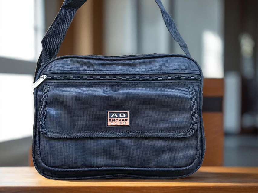 In 2025, the manufacturer offers wholesale and retail of men's and women's single-shoulder multi-functional crossbody bags, casual and fashionable mobile phone bags, priced at 6-12 yuan detail image 13