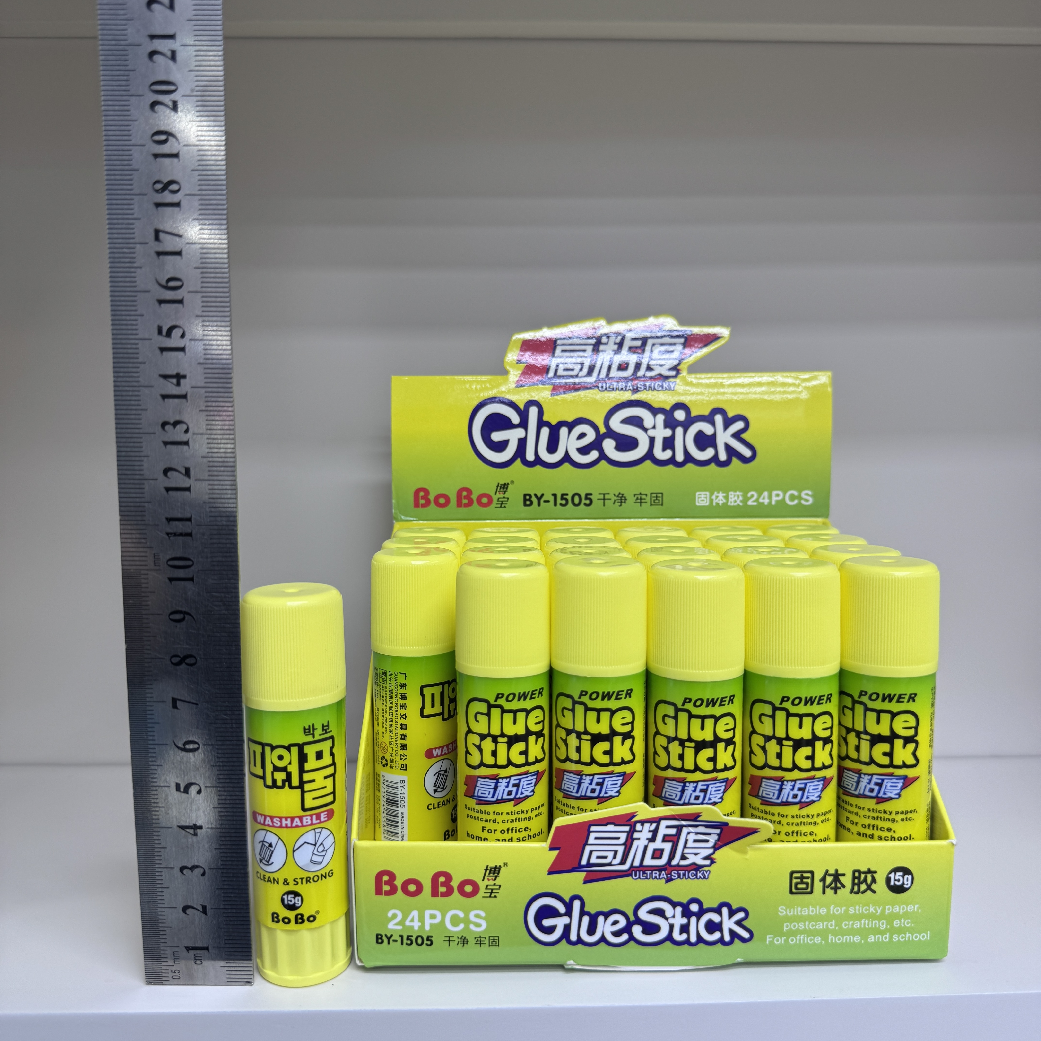 The BY-1505 PVA Solid Adhesive 15g is an eco-friendly solid adhesive specifically designed for students. It bonds quickly, is easy to use, odorless and free of formaldehyde Application Scenario