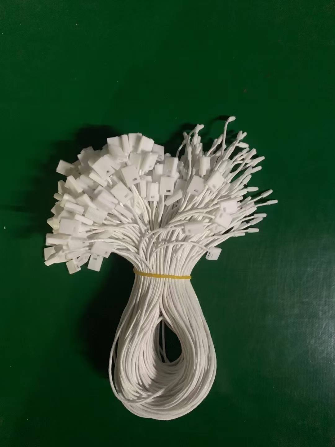 服装吊牌/吊粒/吊牌/吊卡塑料/吊绳挂绳细节图