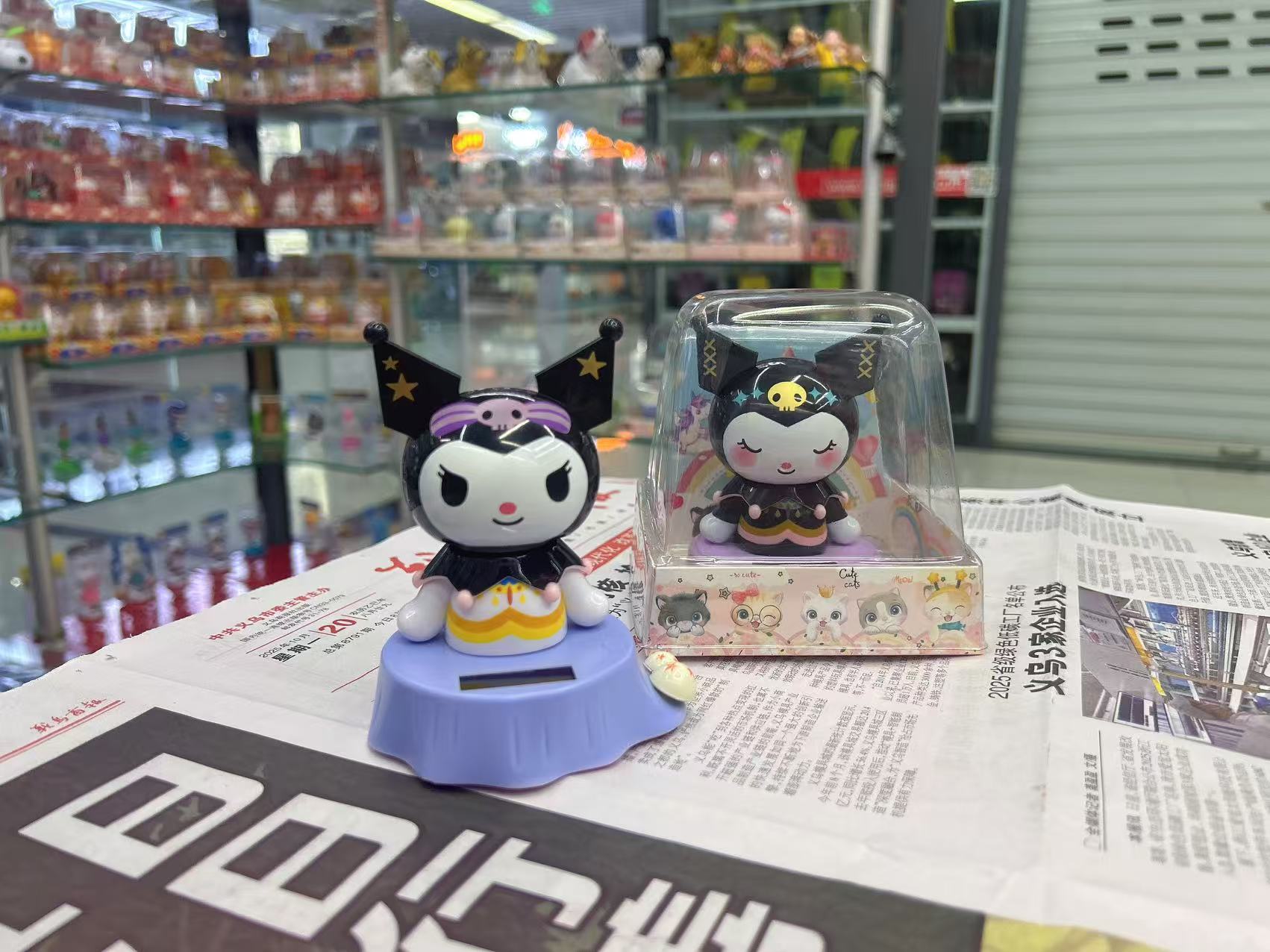新款汽车摇头公仔甜品蛋糕底装饰品点头娃娃太阳能内饰摆件蝴蝶结详情1