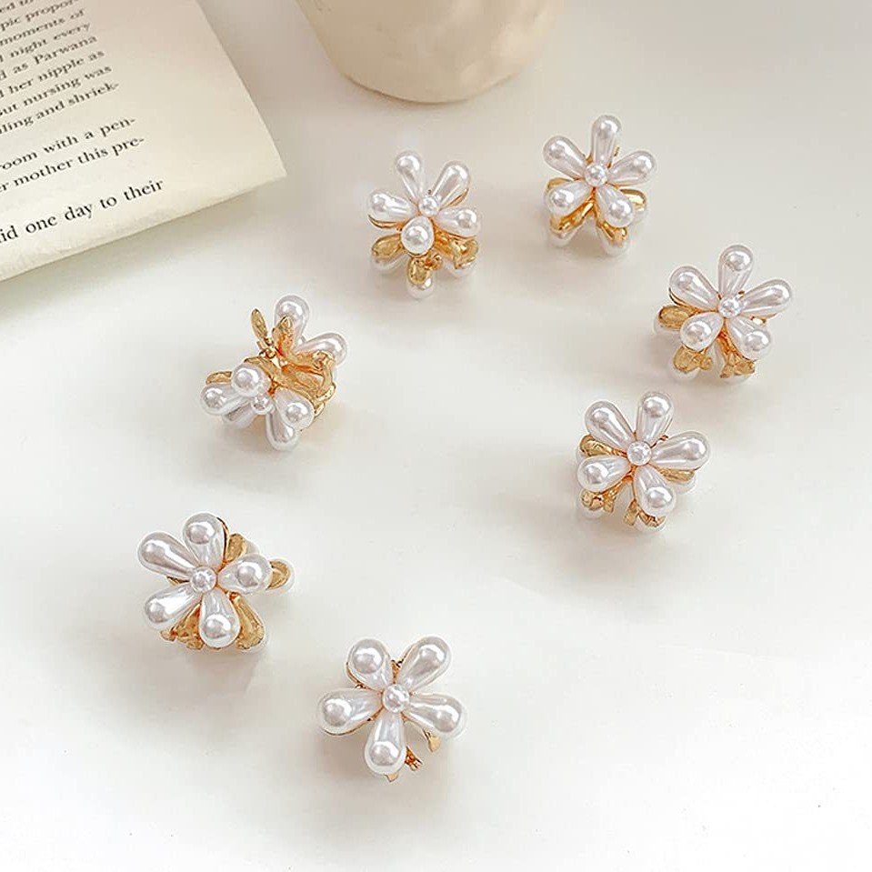 Retro pearl flower small grab clips for braids, decorative small hair clips, sweet hair accessories, bangs clips Item Picture