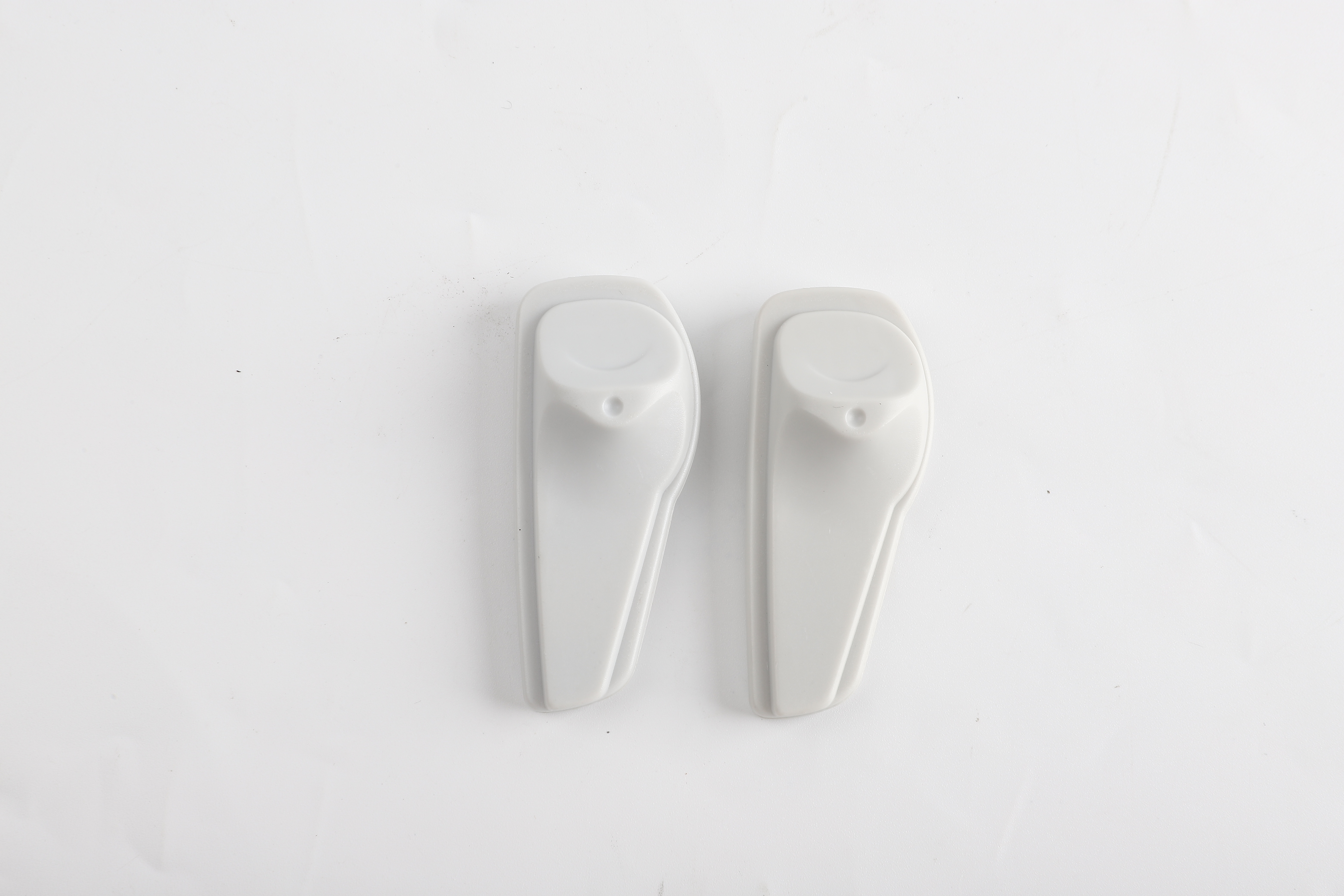 Shoe-shaped anti-theft buckles, supermarket anti-theft buckles, clothing anti-theft magnetic buckles, shopping mall anti-theft radio frequency sound magnetic anti-theft buckles, anti-theft buckle unlocks, anti-theft labels, anti-theft buckles, safes details Picture