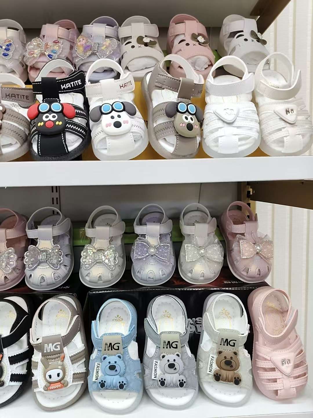 Baby's headband sandals series, illuminated, soft sole, soft upper, cartoon pattern, magic buckle, comfortable, fashionable, trendy, versatile and casual, size 15-20 baby walking shoes detail image 8