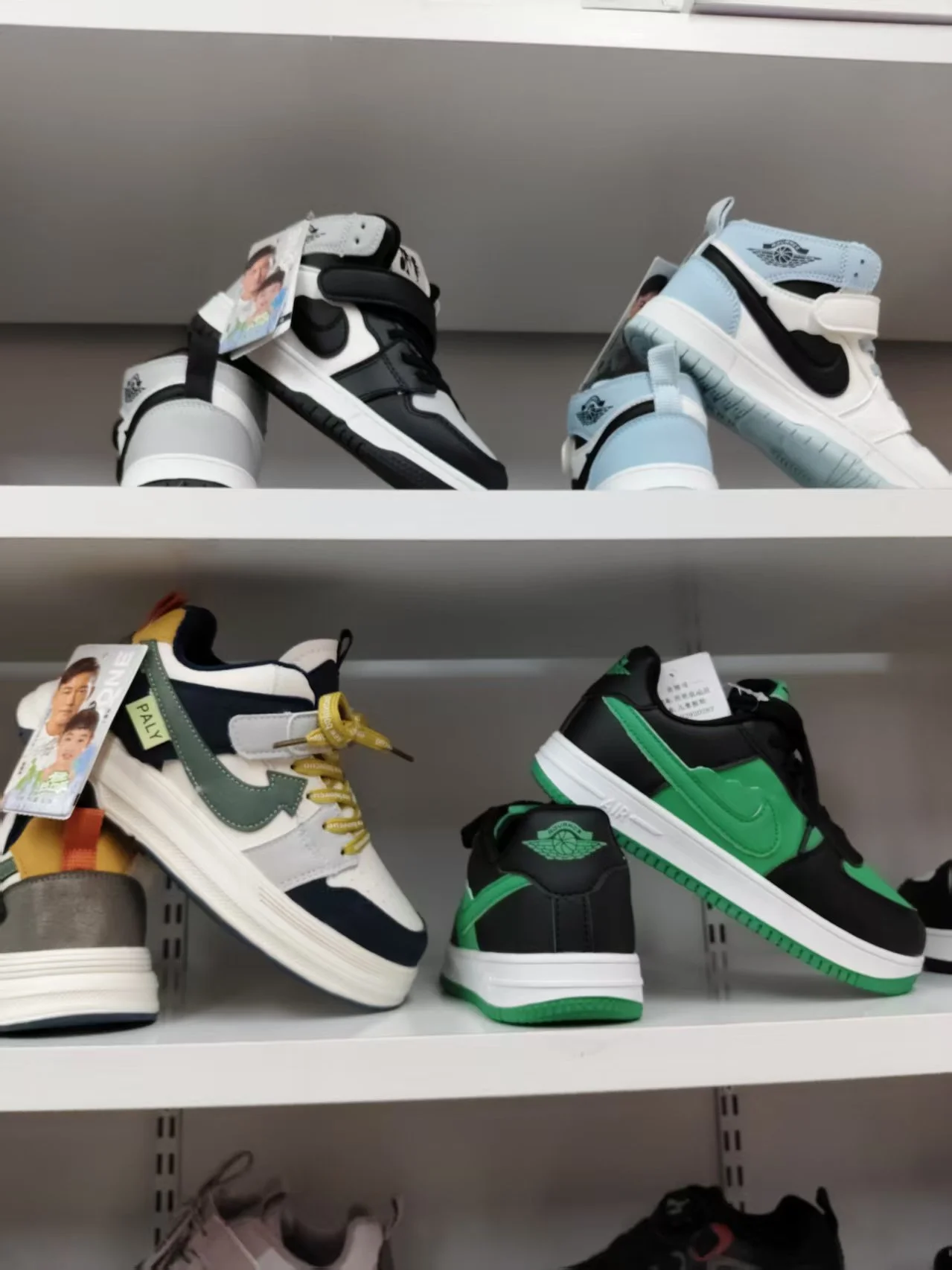 High-top board shoes for both men and women, sporty, fashionable, comfortable, trendy, versatile, casual. Sizes 28-37. Welcome to purchase and customize detail image 11