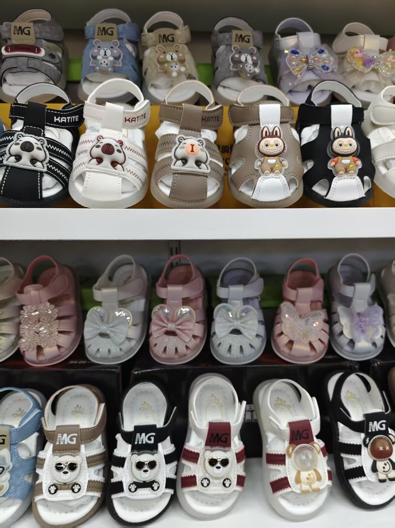 Baby's headband sandals series, illuminated, soft sole, soft upper, cartoon pattern, magic buckle, comfortable, fashionable, trendy, versatile and casual, size 15-20 baby walking shoes detail image 6