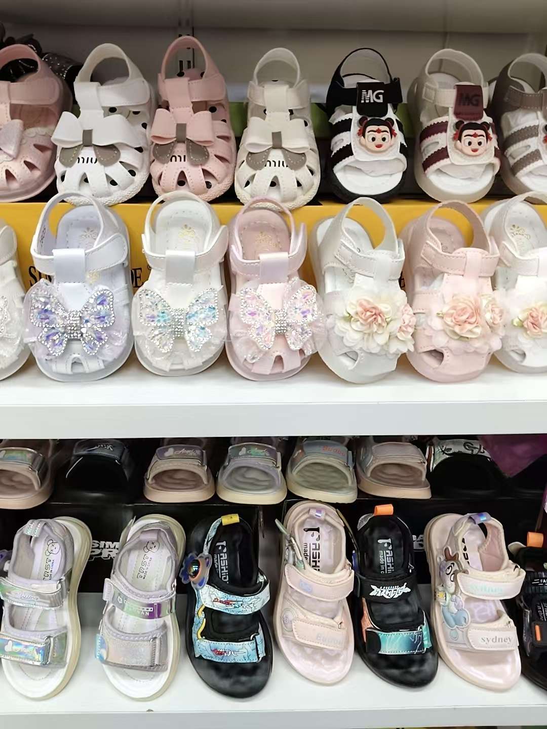 Baby's headband sandals series, illuminated, soft sole, soft upper, cartoon pattern, magic buckle, comfortable, fashionable, trendy, versatile and casual, size 15-20 baby walking shoes detail image 12