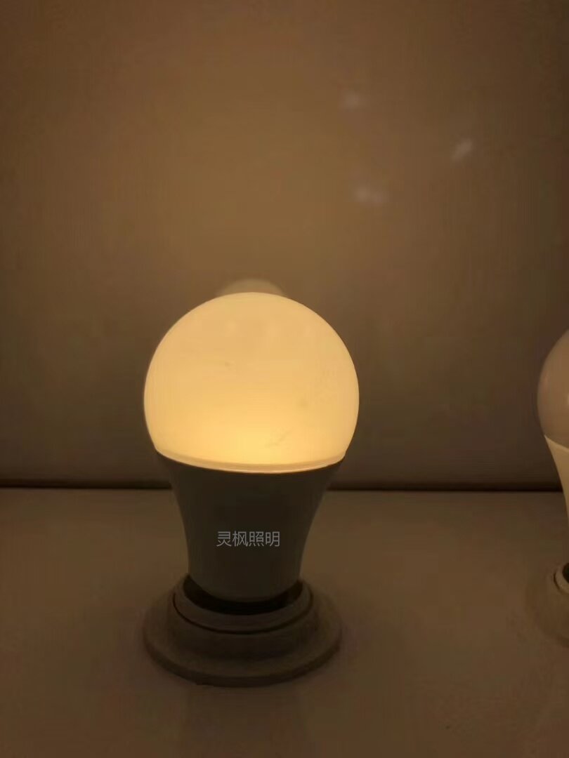 LED bulbs, plastic-coated aluminum bulbs, household energy-saving bulbs, indoor lighting, screw-type A bulbs, DOB 7w, 9w details Picture