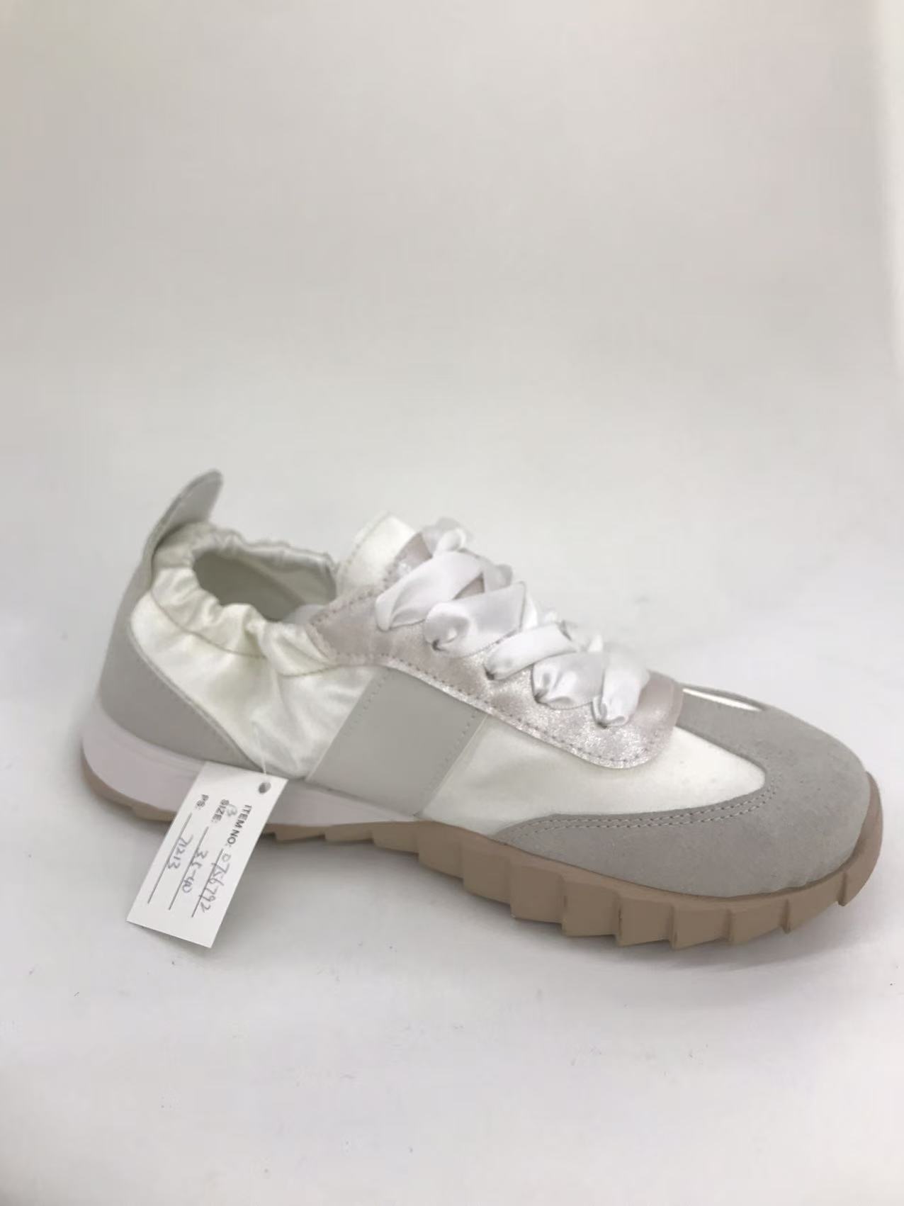Women's casual sneakers are comfortable, versatile and trendy Application Scenario