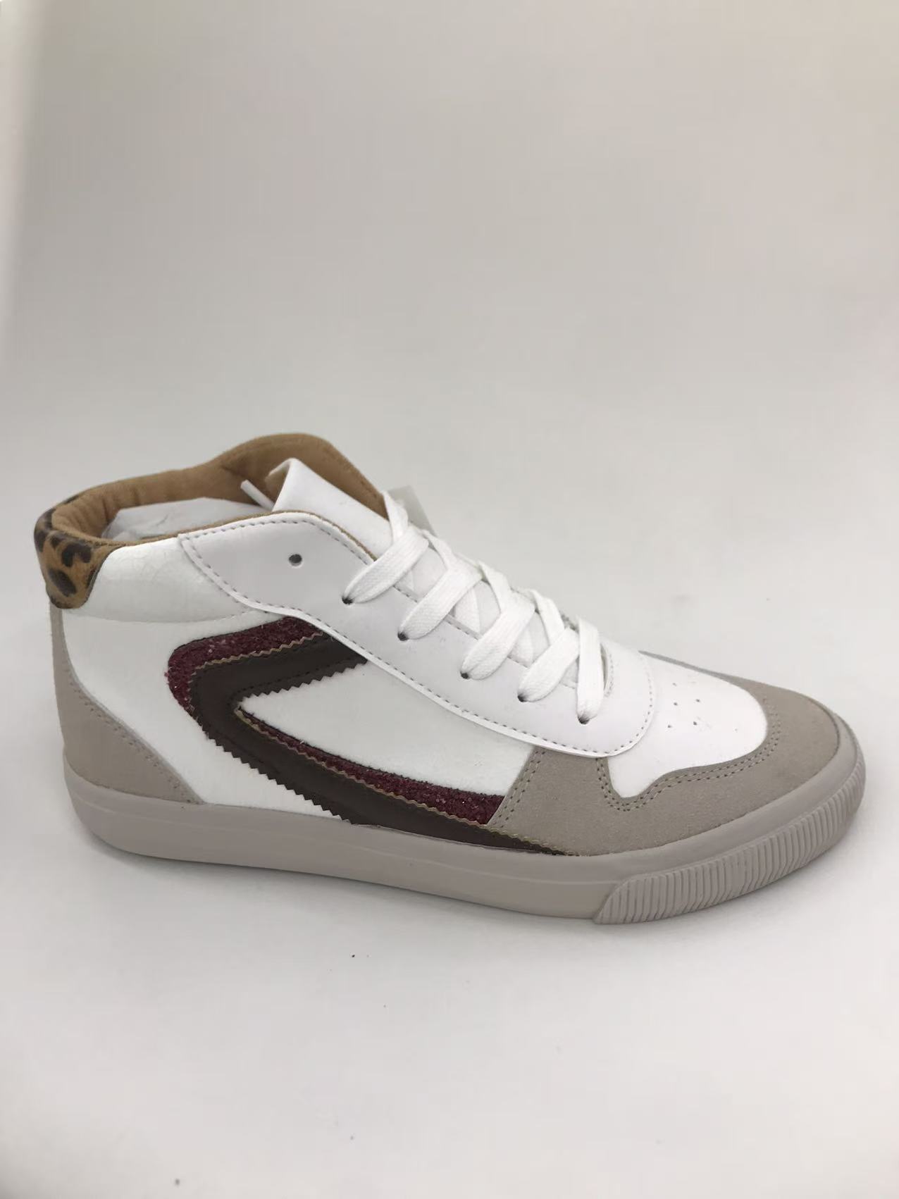 Women's casual board shoes are comfortable, versatile and trendy rubber shoes full figure