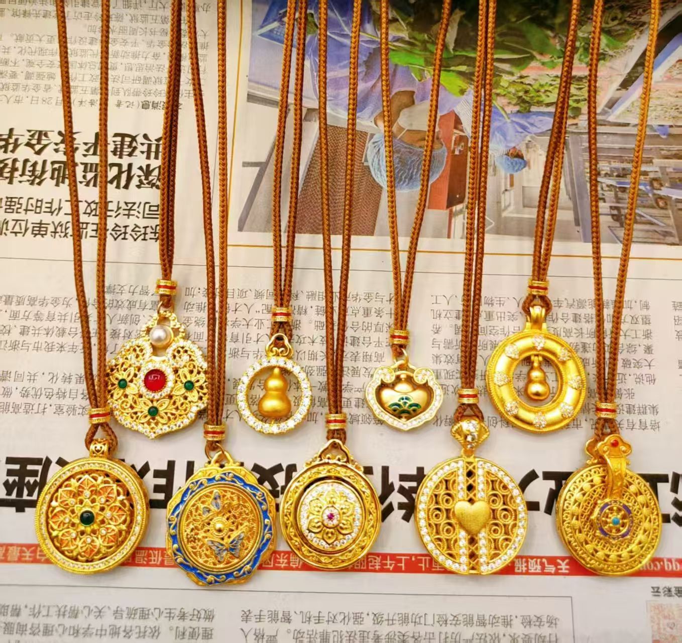 N0001-250922女项链金色ins网红潮女轻奢锁骨项链详情10