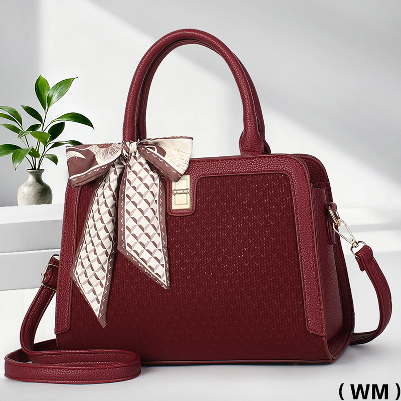 The new large-capacity hand-held shoulder crossbody bag MGYAC7-1 from Meifang Bag and Yiding Bag Industry Item Picture