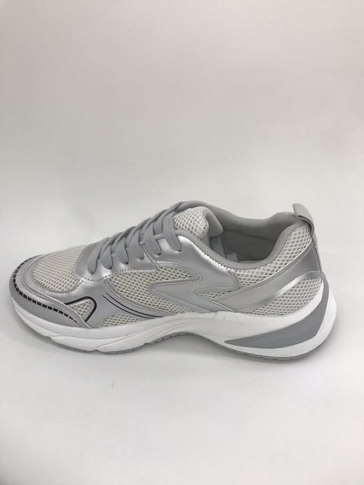 Casual shoes for men, fashionable men's autumn and winter shoes, sports shoes, breathable, comfortable, versatile and trendy styles Application Scenario