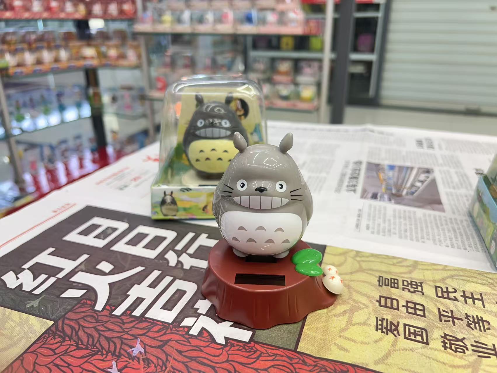 潮玩Q版龙猫卡通宫崎骏公仔太阳能手办玩具车载创意玩具桌面摆件详情10