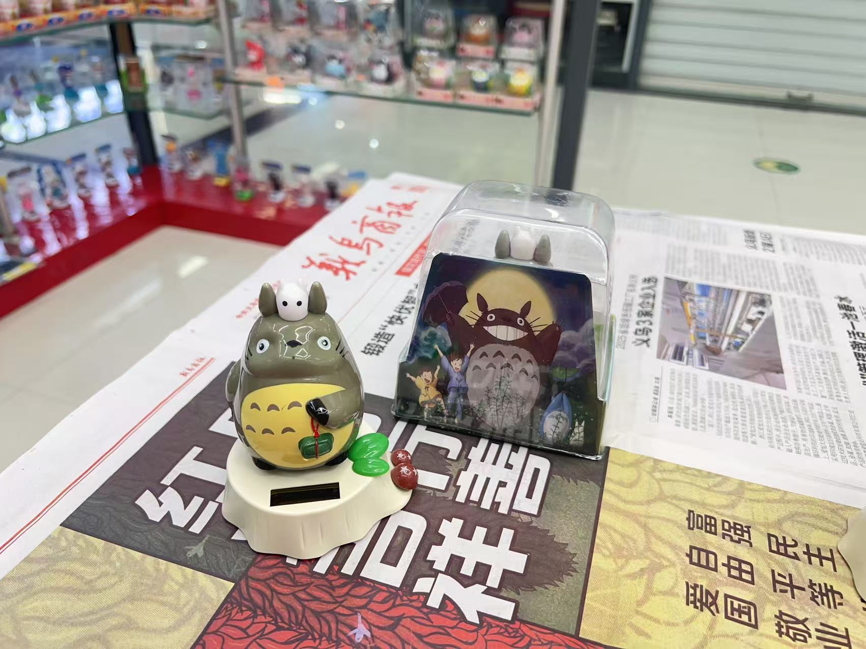潮玩Q版龙猫卡通宫崎骏公仔太阳能手办玩具车载创意玩具桌面摆件详情5