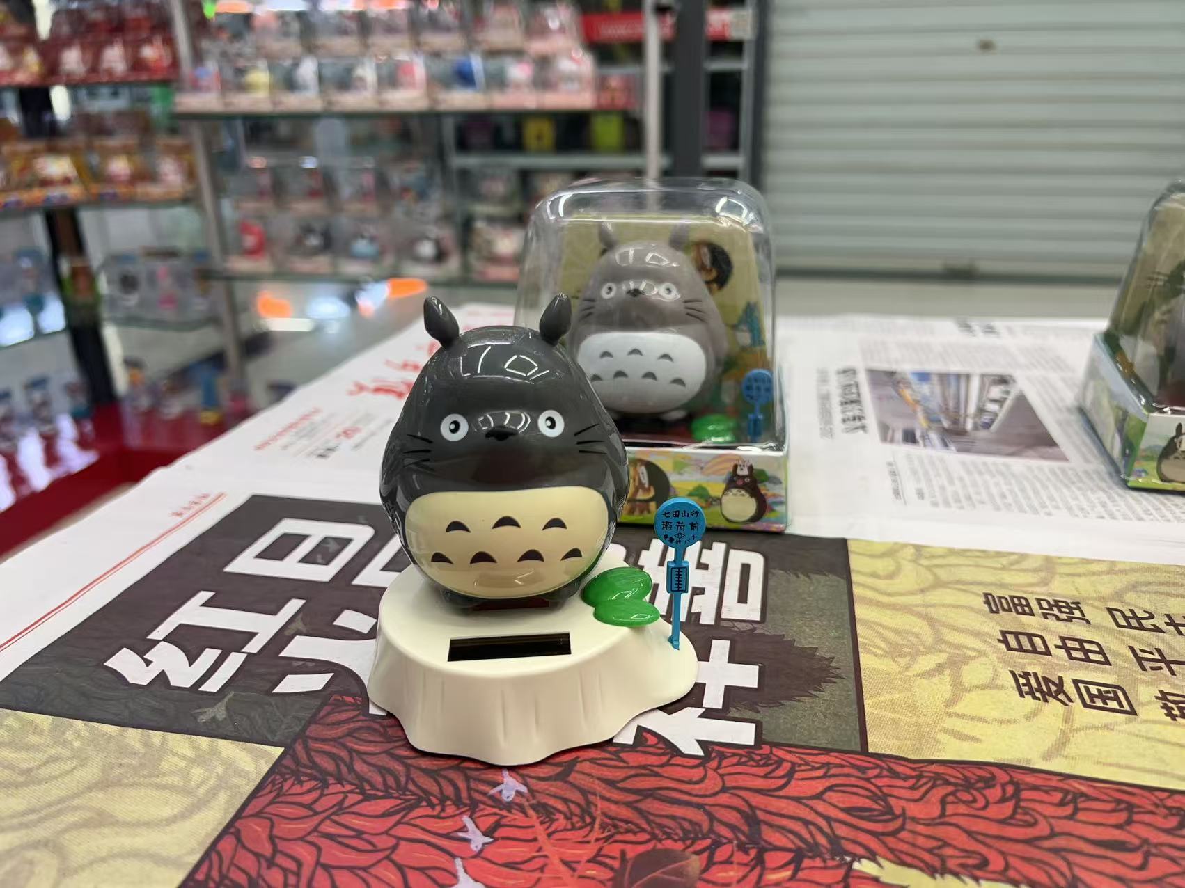 潮玩Q版龙猫卡通宫崎骏公仔太阳能手办玩具车载创意玩具桌面摆件详情8