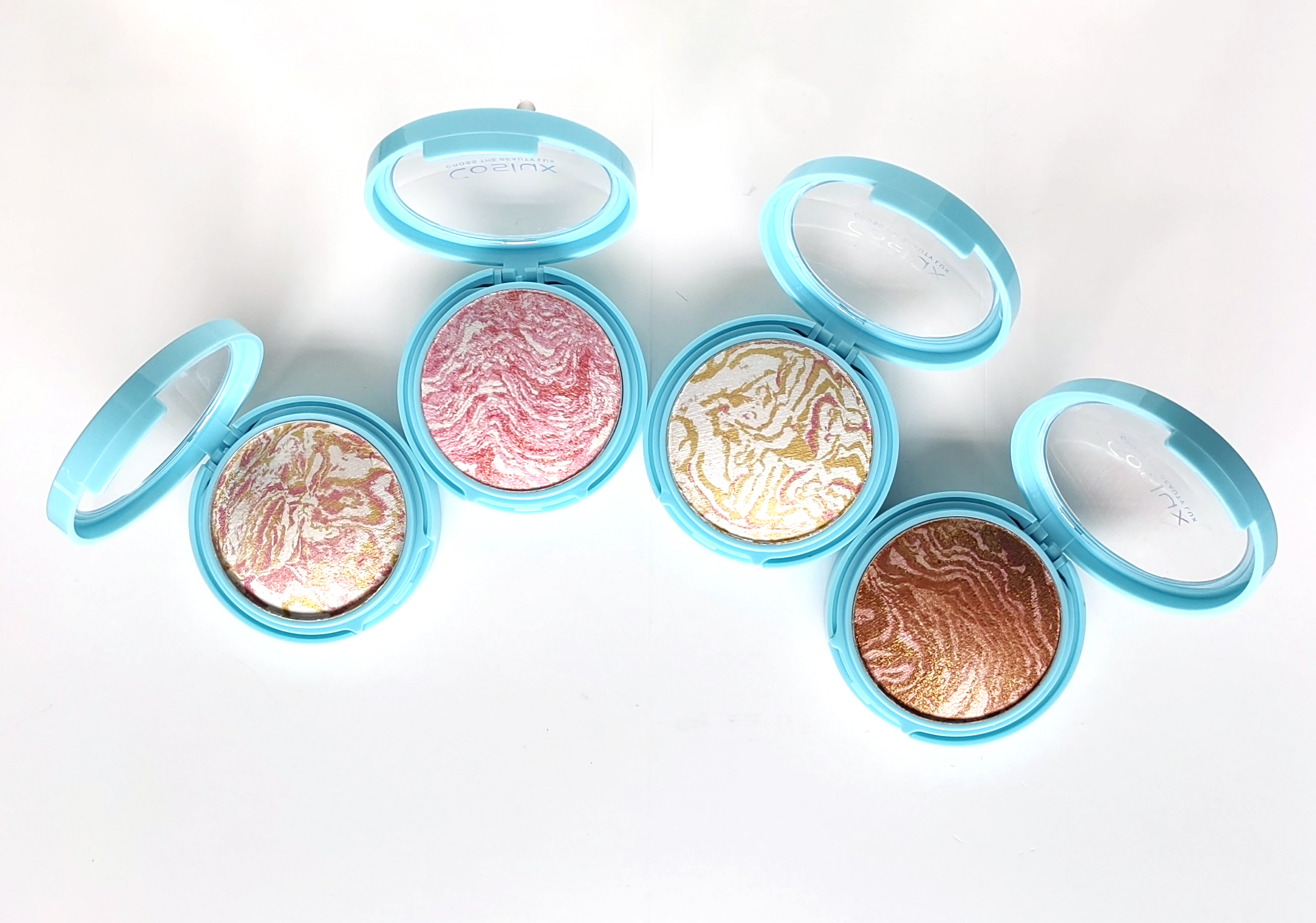 The baking powder makeup, contouring, highlighter blush powder compact and setting powder contains baking contouring and setting powder and baking blush. The powder texture is fine, the amount of powder taken is controllable, and it is light and natural when applied Specification image