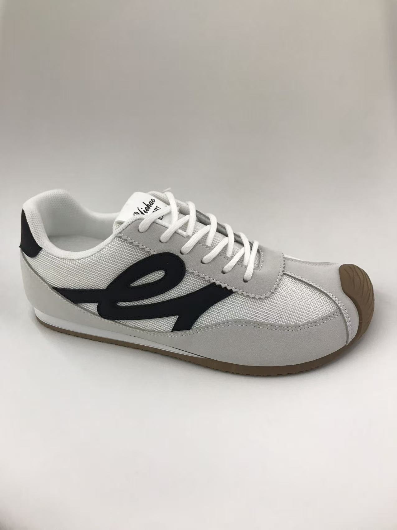 Men's casual sneakers: Comfortable and trendy. Low-top sneakers: Breathable, comfortable and trendy full figure