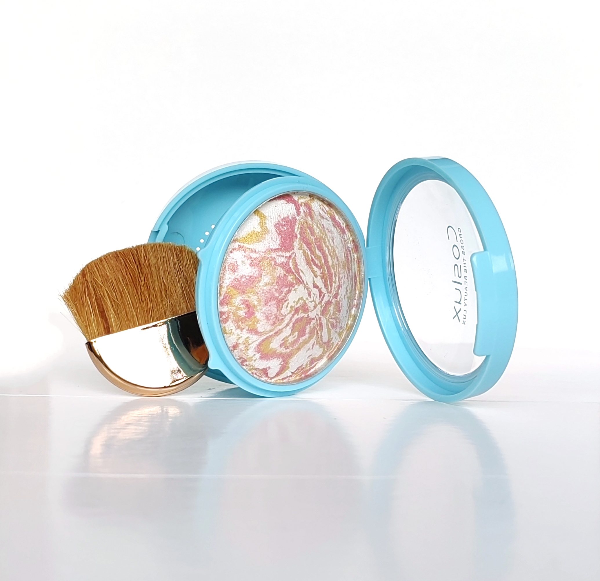 The baking powder makeup, contouring, highlighter blush powder compact and setting powder contains baking contouring and setting powder and baking blush. The powder texture is fine, the amount of powder taken is controllable, and it is light and natural when applied details Picture