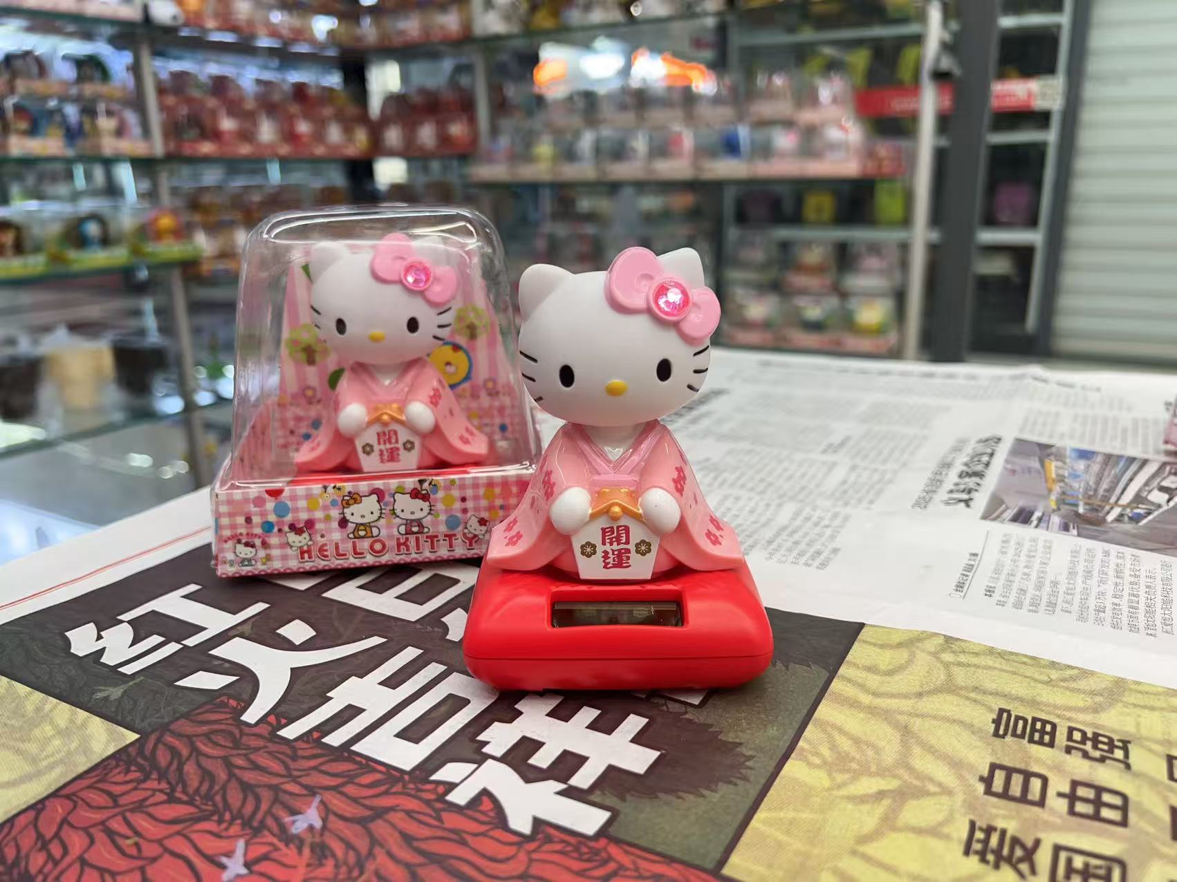 hellokitty car decoration ornaments, solar-powered oscillating center console ornaments, interesting car interior decoration gifts Application Scenario