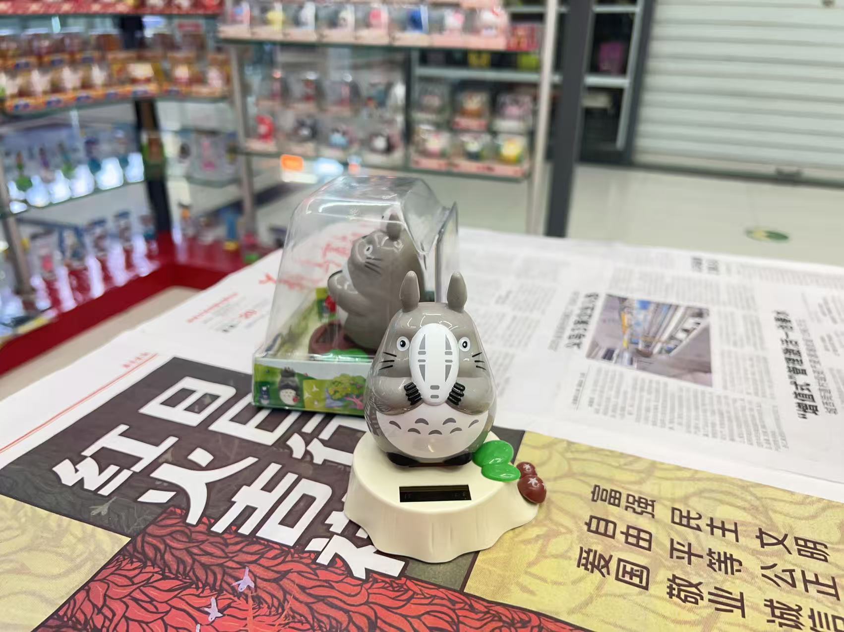 潮玩Q版龙猫卡通宫崎骏公仔太阳能手办玩具车载创意玩具桌面摆件详情3