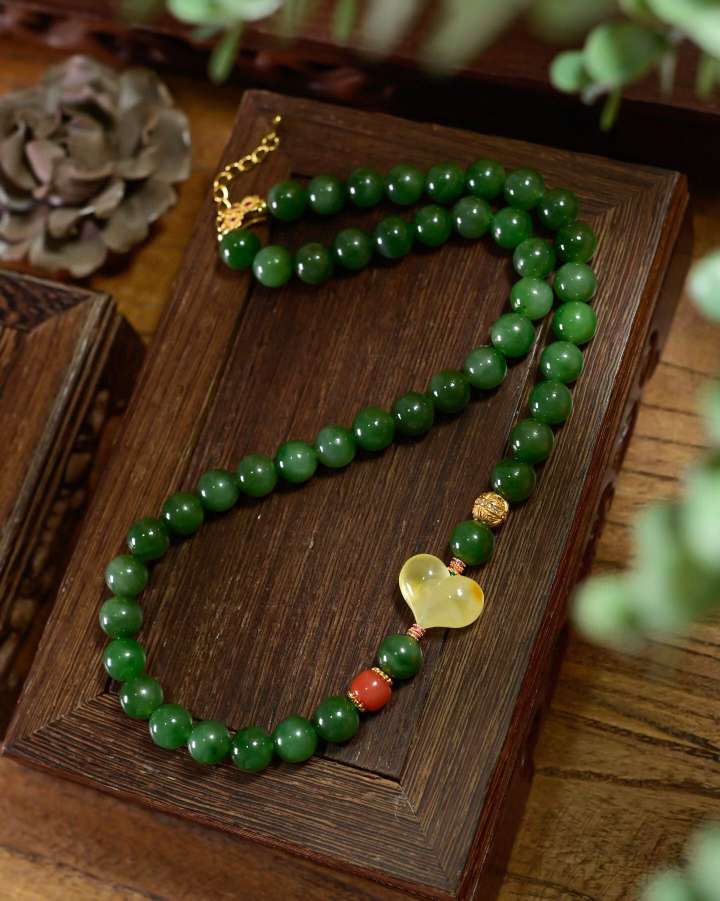 道毅珠宝天然和田碧玉锁骨短项链搭配南红玛瑙蜜蜡桃心珠链925纯银镀金细节图